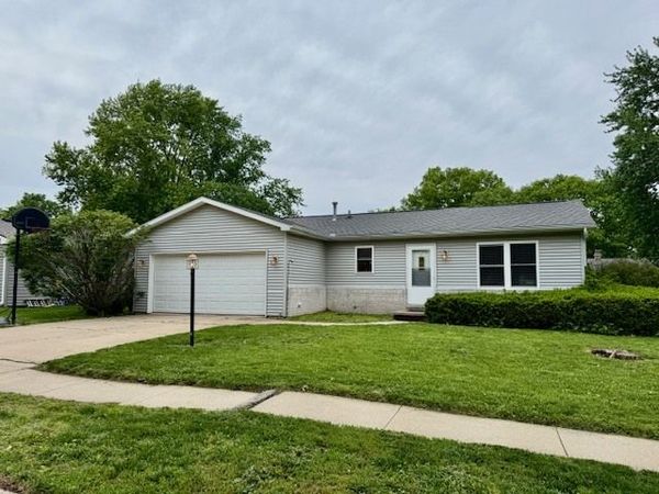 2302 Branch Road , Champaign, IL 61821