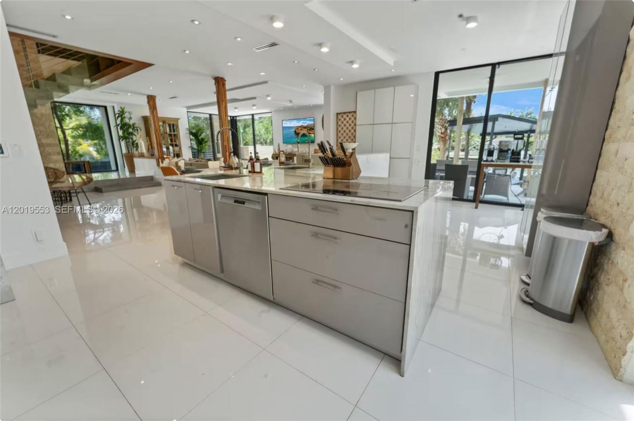 994-990 NE 78th , Miami, FL 33138 Photo