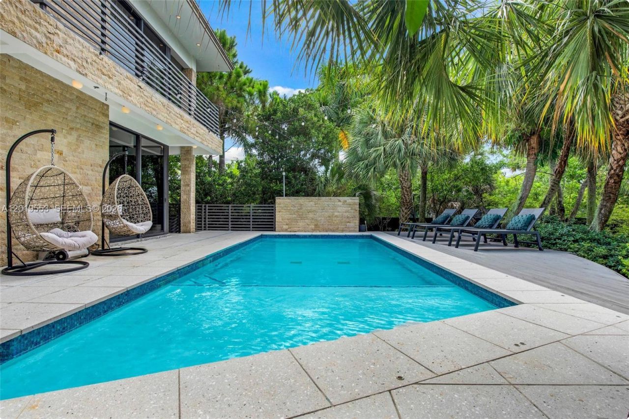994-990 NE 78th , Miami, FL 33138 Photo