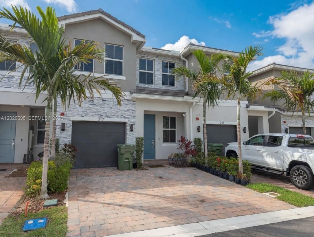 217 SW 170th Ave , Pembroke Pines, FL 33027 Photo