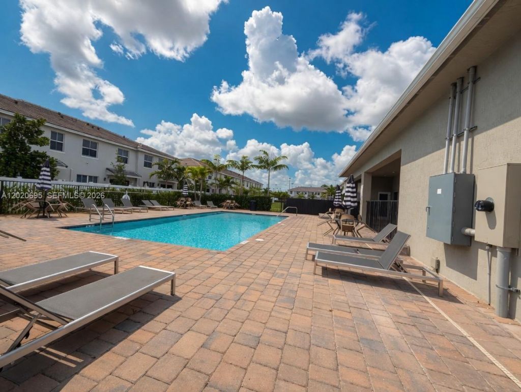 217 SW 170th Ave , Pembroke Pines, FL 33027 Photo