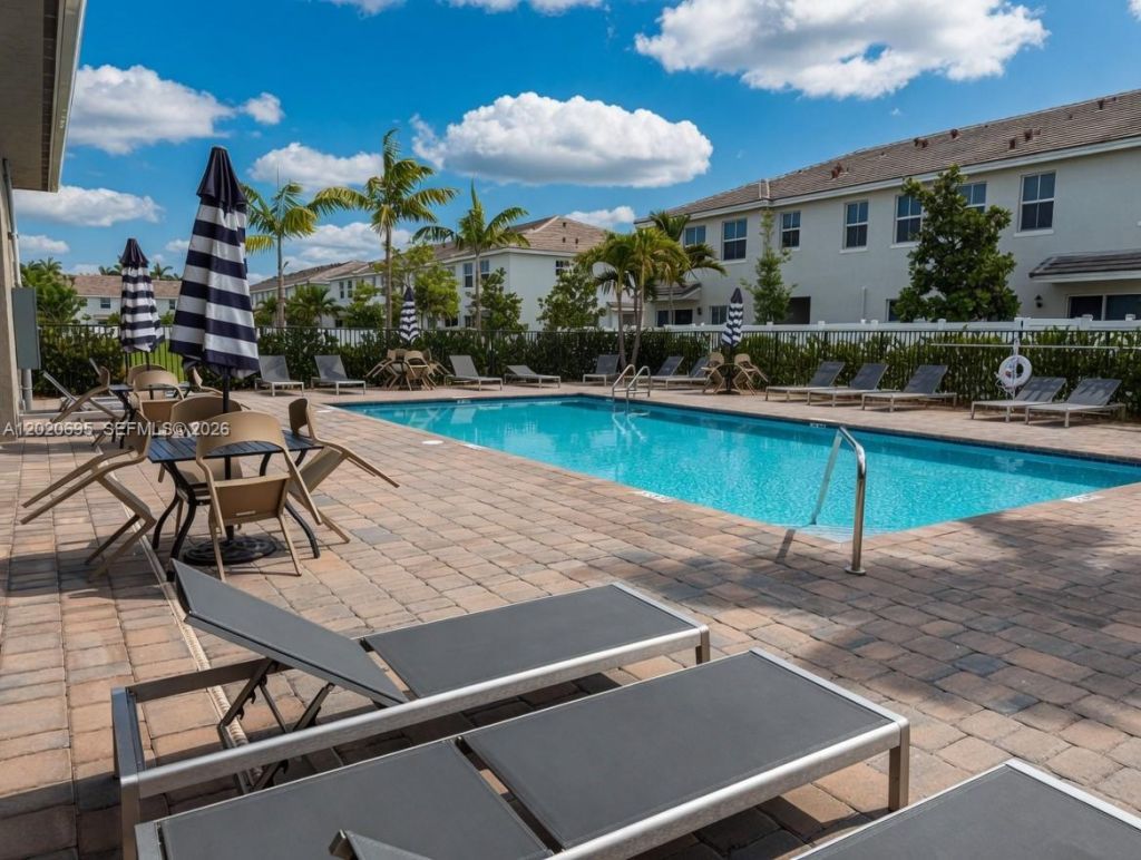 217 SW 170th Ave , Pembroke Pines, FL 33027 Photo