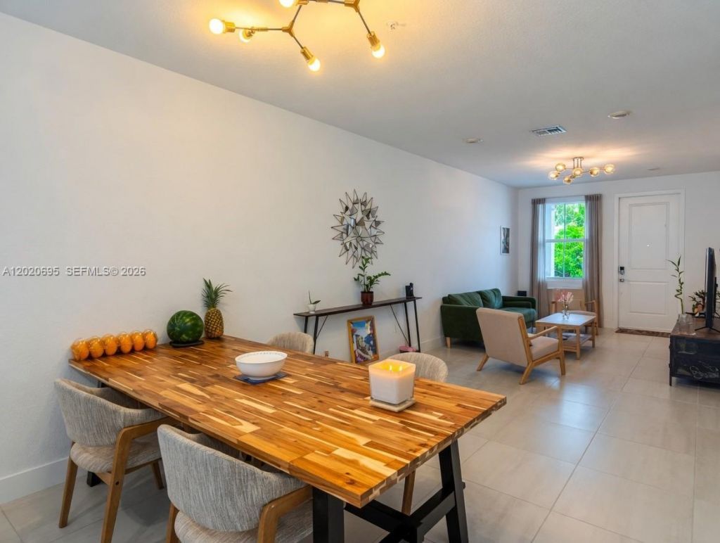 217 SW 170th Ave , Pembroke Pines, FL 33027 Photo