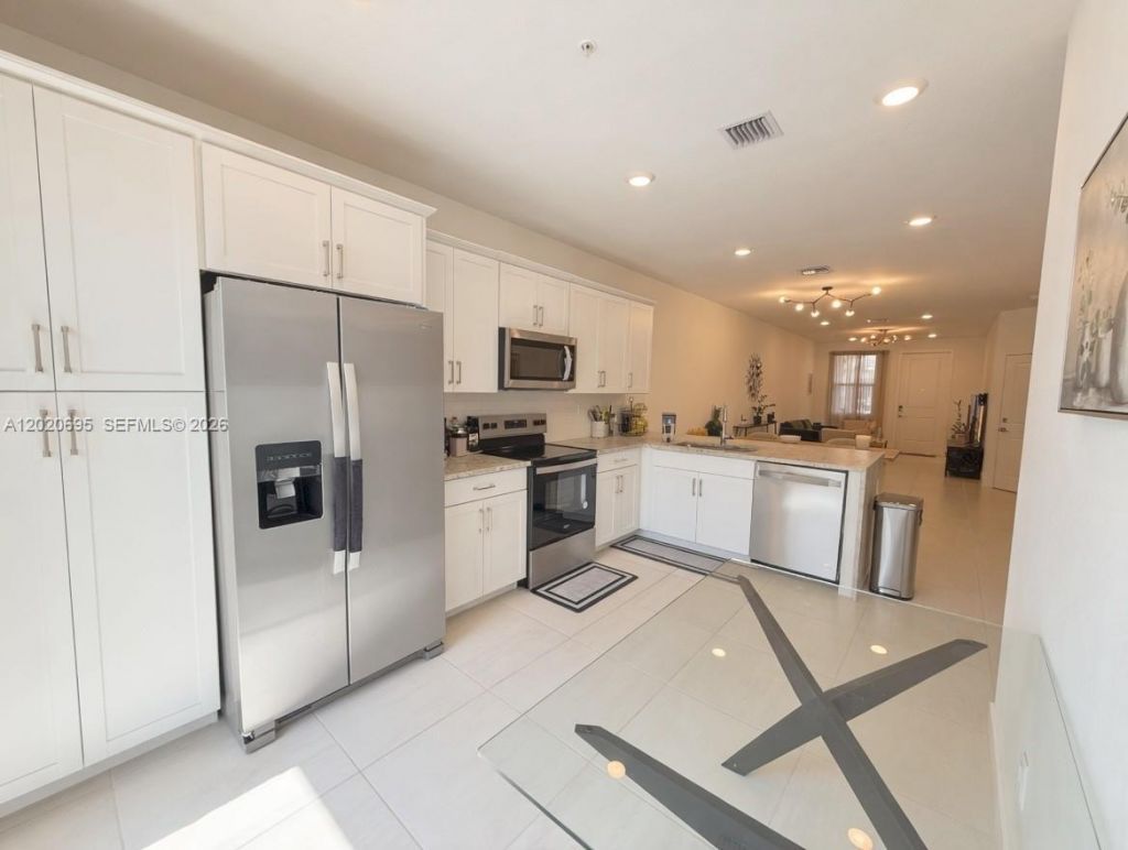 217 SW 170th Ave , Pembroke Pines, FL 33027 Photo