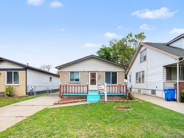 22844 Hillock Avenue , Warren, MI 48089