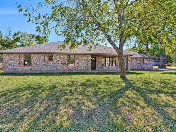 608 North Avenue, Whitesboro, TX 76273