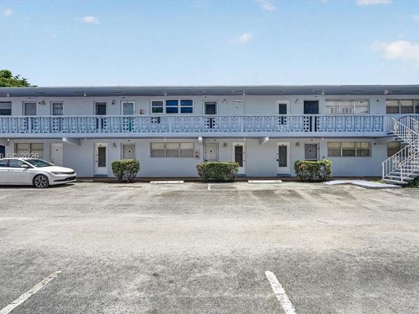300 NE 191st St , Unit 219, Miami, FL 33179