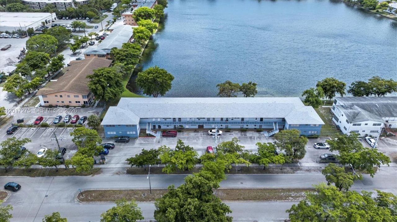 300 NE 191st St , Unit 219, Miami, FL 33179 Photo