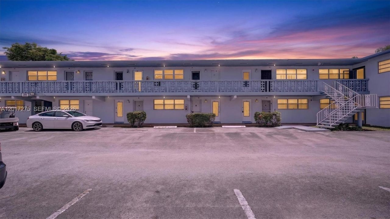 300 NE 191st St , Unit 219, Miami, FL 33179 Photo