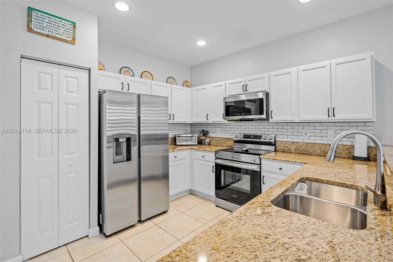 9133 SW 227th St , Unit 5, Cutler Bay, FL 33190 Photo