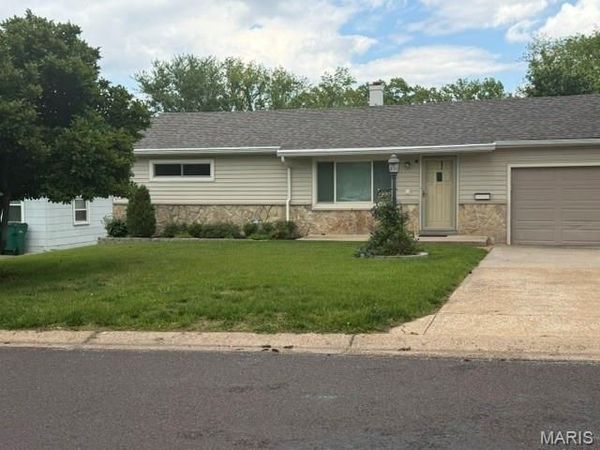 422 Barron Lane, Webster Groves, MO 63119