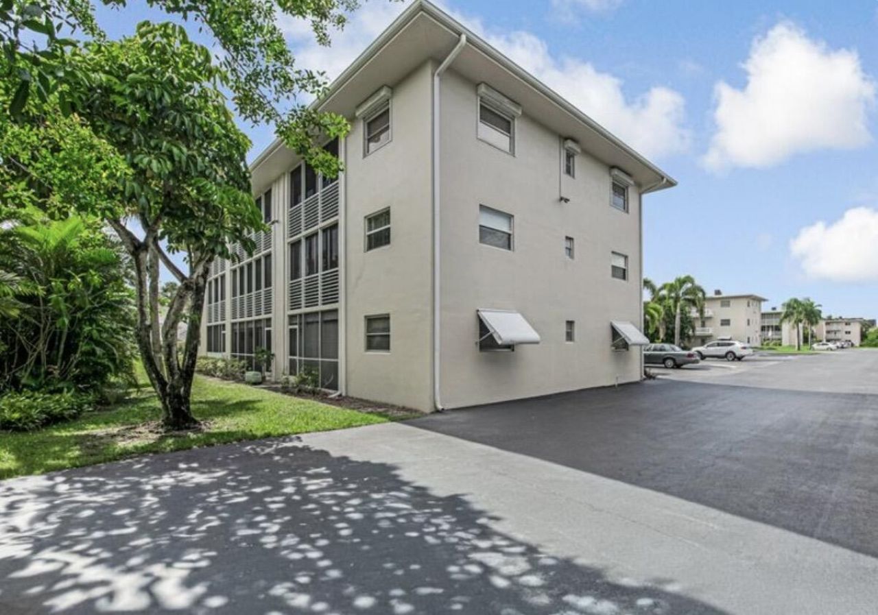 2855 Garden Drive S, Unit 102, Lake Worth Beach, FL 33461 Photo