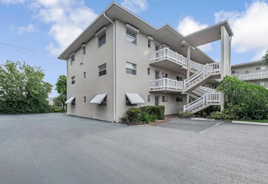 2855 Garden Drive S, Unit 102, Lake Worth Beach, FL 33461 Photo