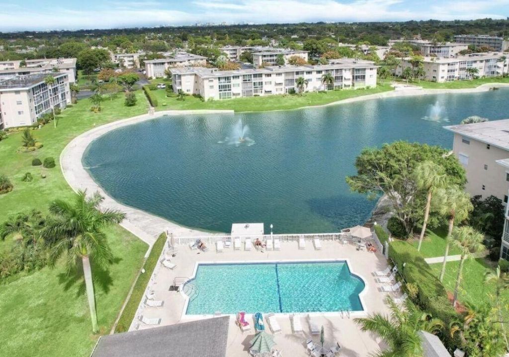 2855 Garden Drive S, Unit 102, Lake Worth Beach, FL 33461 Photo