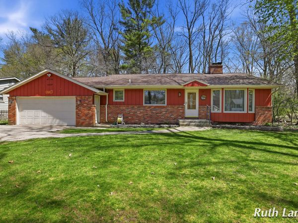 4738 Cranwood Avenue SW, Wyoming, MI 49509