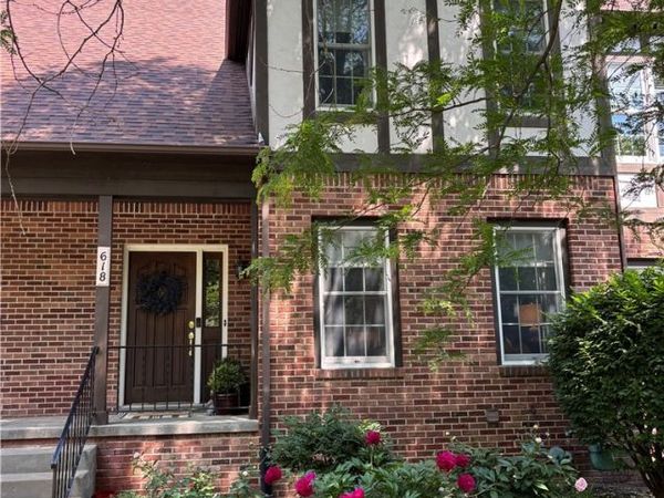 618 Kingsberry Circle, Pittsburgh, PA 15234