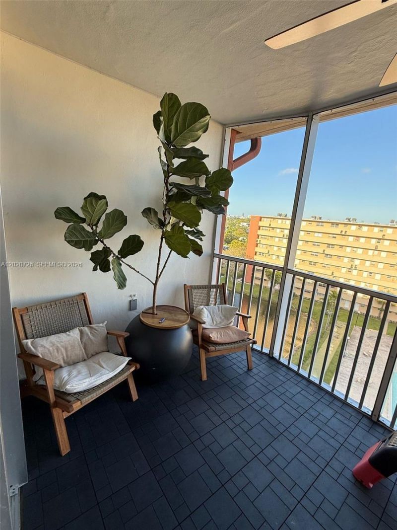 1770 NE 191st St , Unit 814-1, Miami, FL 33179 Photo