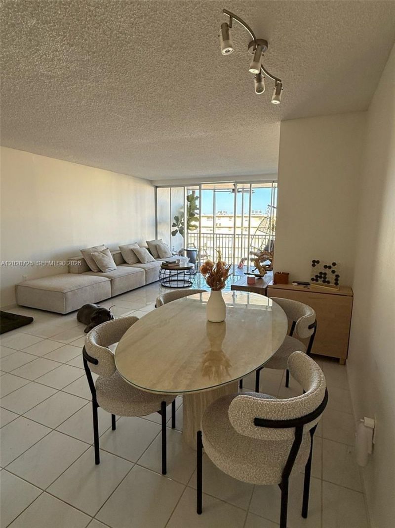 1770 NE 191st St , Unit 814-1, Miami, FL 33179 Photo