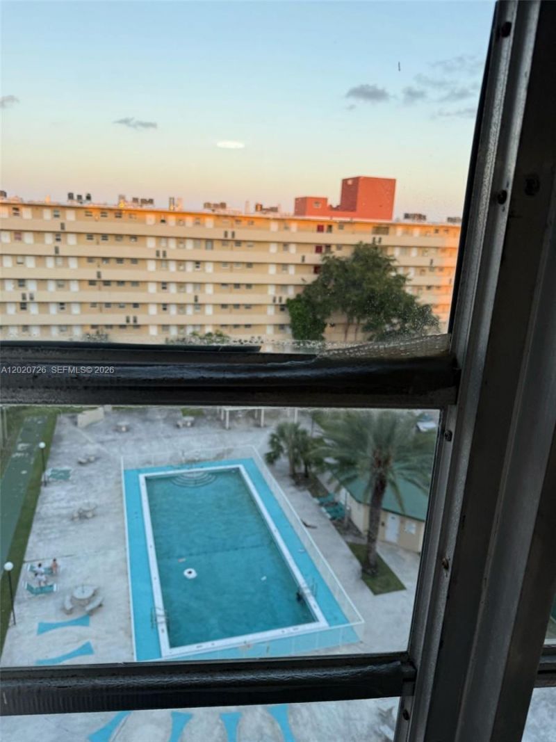 1770 NE 191st St , Unit 814-1, Miami, FL 33179 Photo