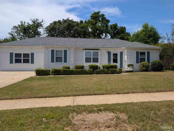 4135 Lynn Ora Dr, Pensacola, FL 32504