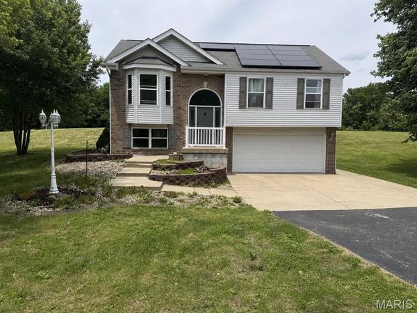 3707 Torch Club Road , Alton, IL 62002