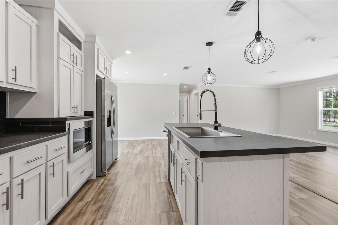 672 SW Newark Drive, Fort White, FL 32038 Photo