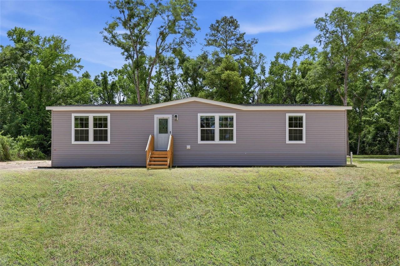 672 SW Newark Drive, Fort White, FL 32038 Photo