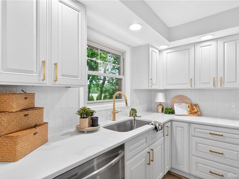 199 Finsbury Lane, Troy, OH 45373 Photo 8