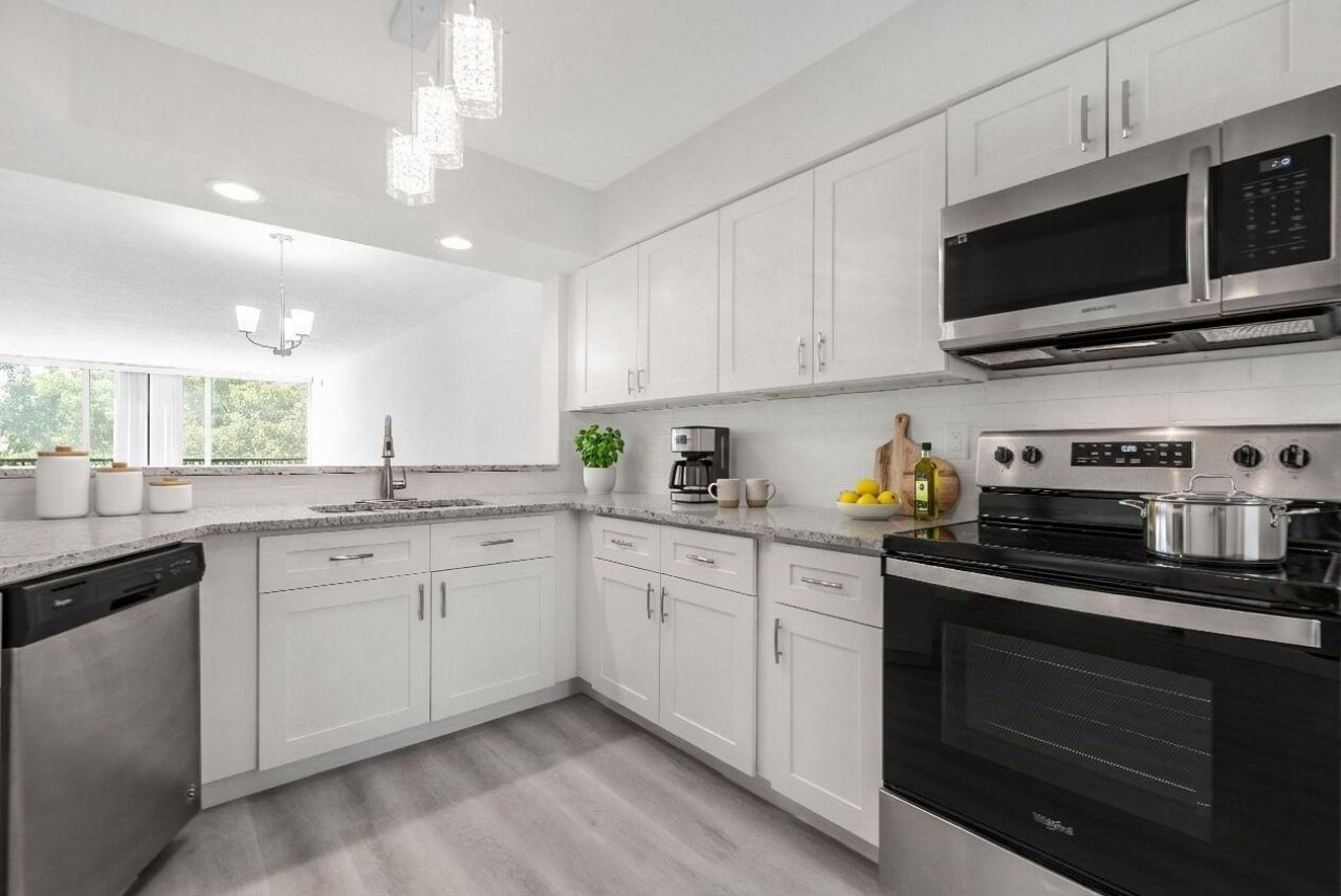 2208 S Cypress Bend Drive, Unit 407, Pompano Beach, FL 33069 Photo