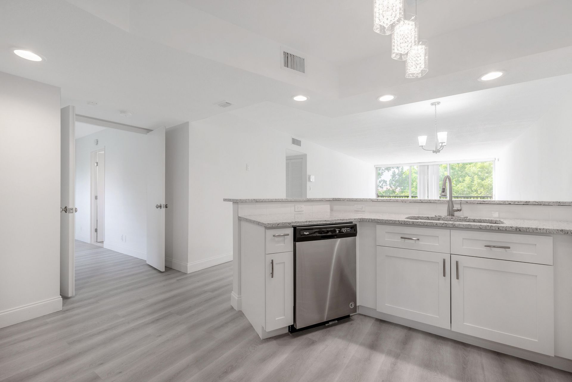 2208 S Cypress Bend Drive, Unit 407, Pompano Beach, FL 33069 Photo