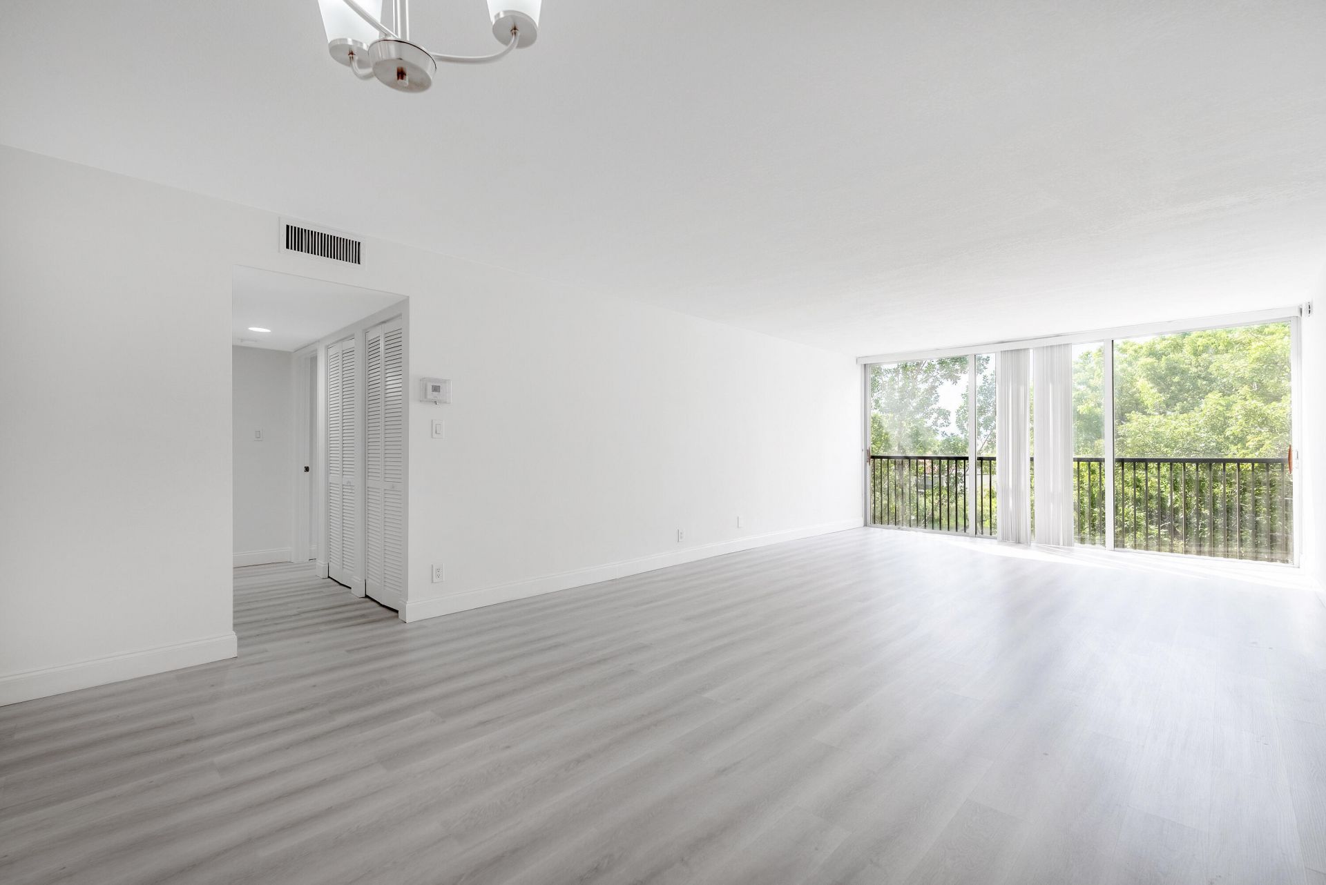 2208 S Cypress Bend Drive, Unit 407, Pompano Beach, FL 33069 Photo