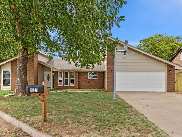 131 Regency Drive, Clinton, OK 73601