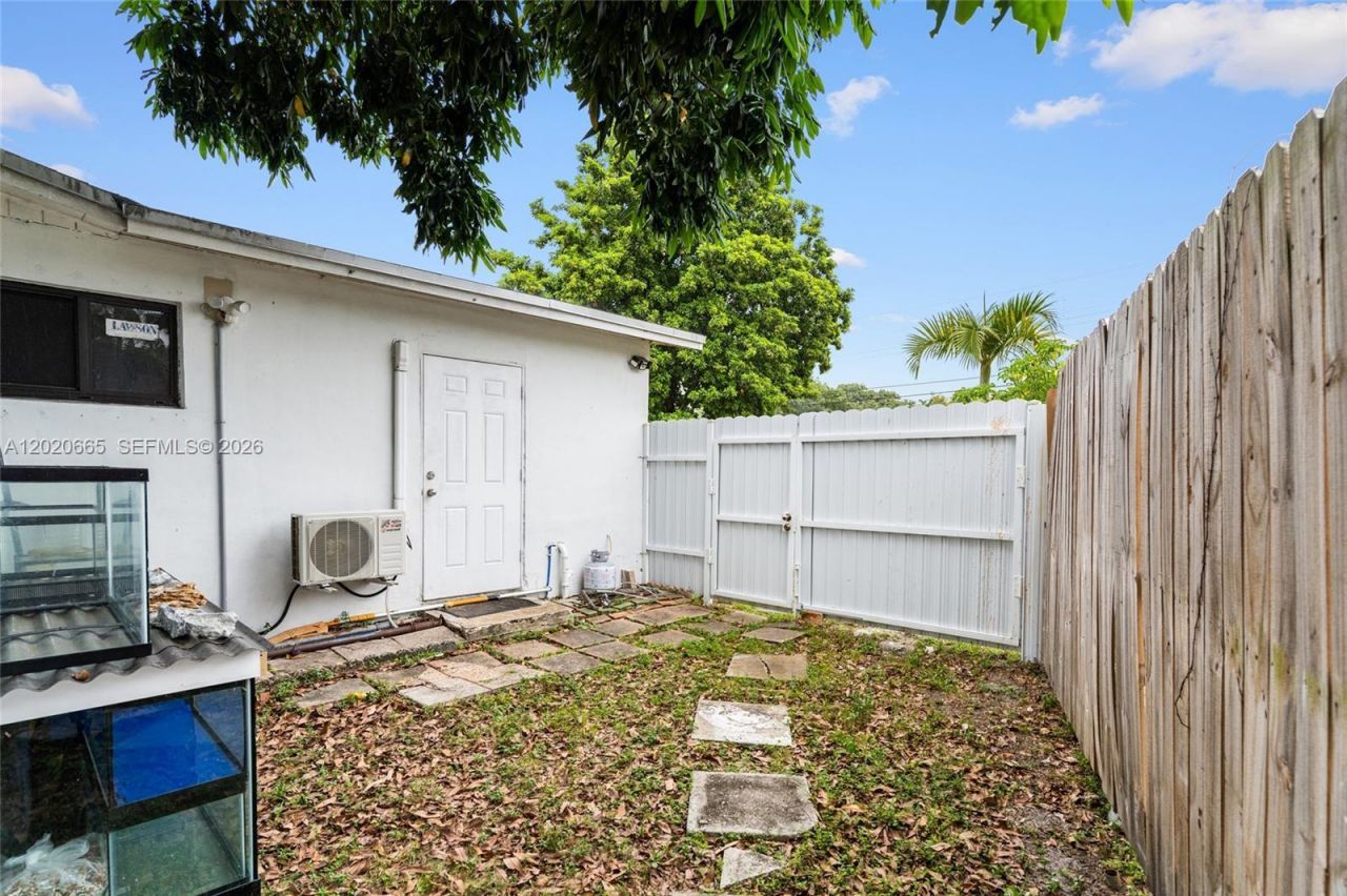 4700 NW 1st Ct , Plantation, FL 33317 Photo