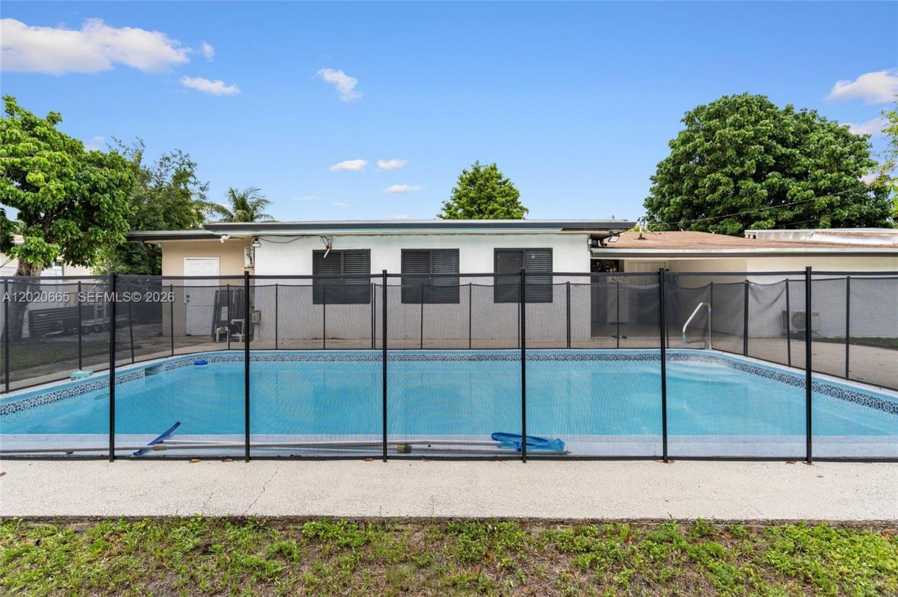 4700 NW 1st Ct , Plantation, FL 33317 Photo