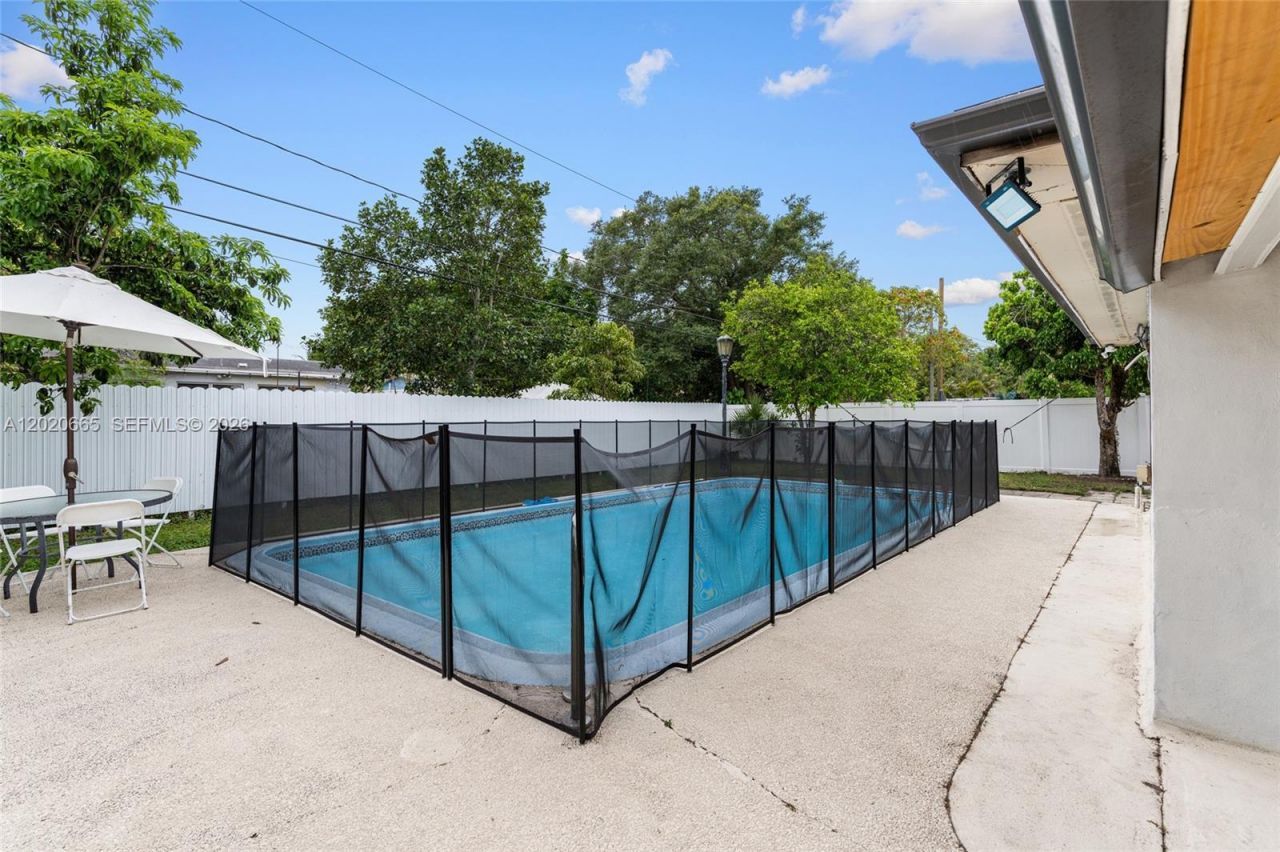 4700 NW 1st Ct , Plantation, FL 33317 Photo