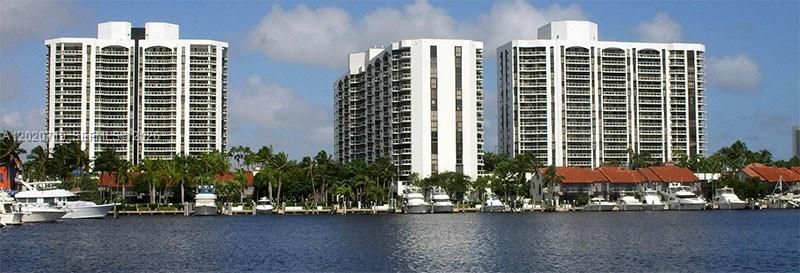 3610 Yacht Club Dr , Unit 1511 Penth, Aventura, FL 33180 Photo