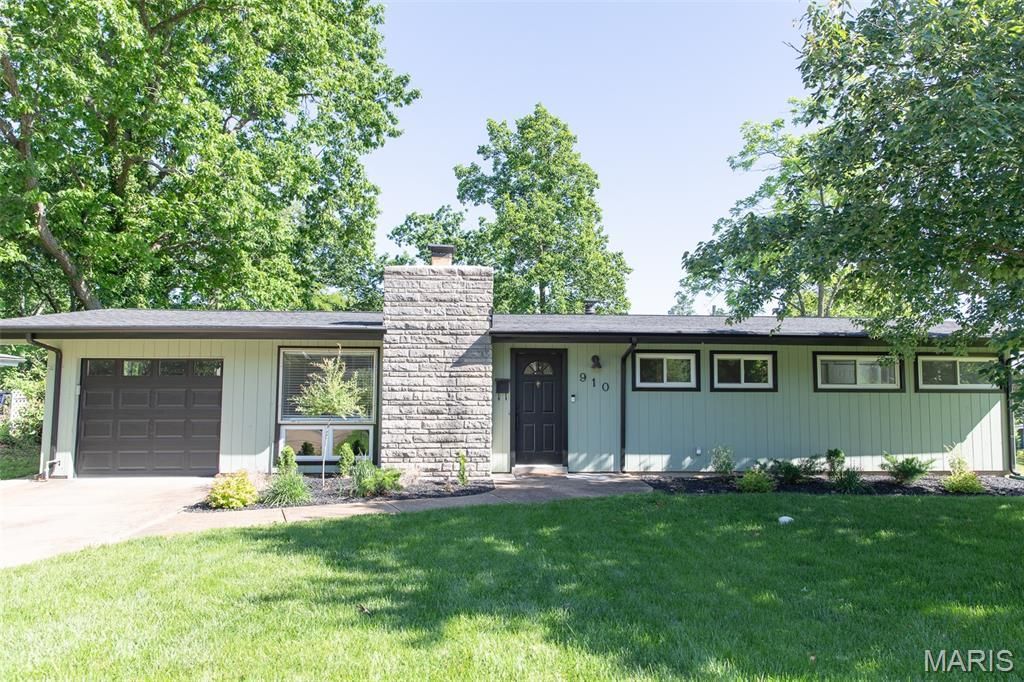 910 Coffey Drive , Crestwood, MO 63126 Main Photo