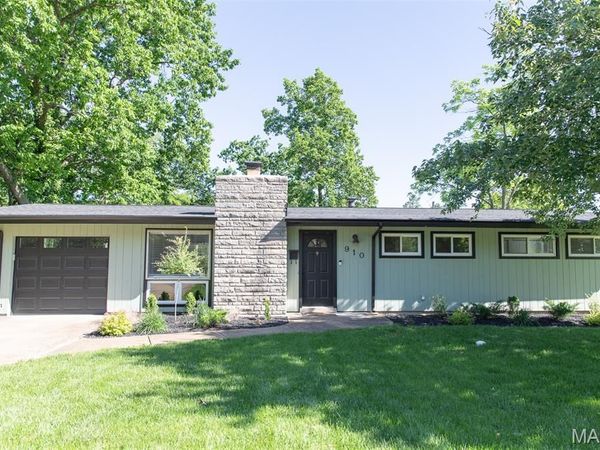 910 Coffey Drive , Crestwood, MO 63126