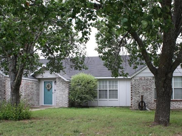 1102 Zahara Street, Bowie, TX 76230