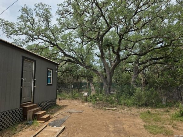 154 GRANDVIEW CIR, Bandera, TX 78003