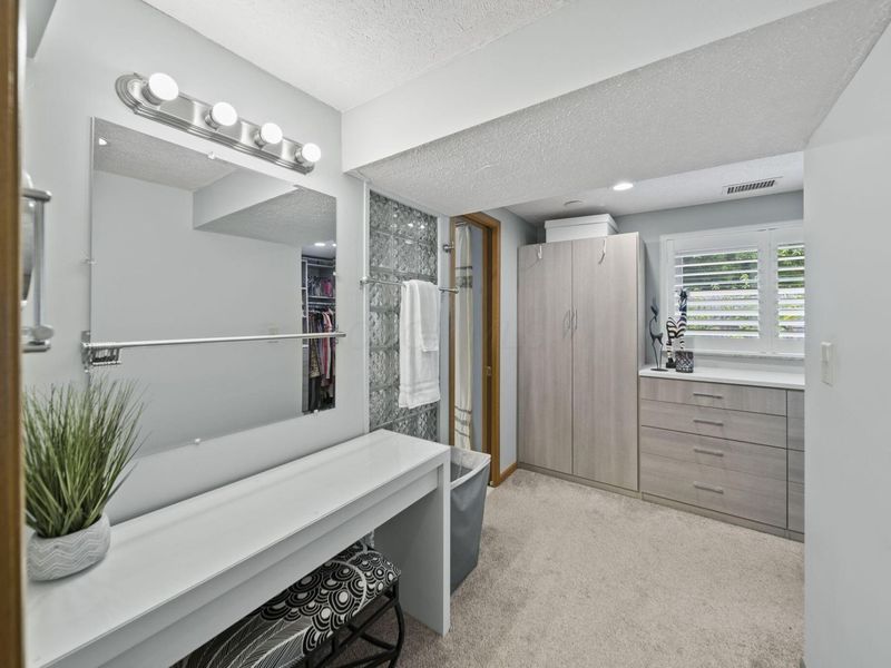 380 Highbury Cresent, Columbus, OH 43230 Photo 11