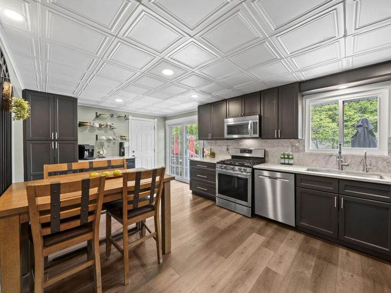 380 Highbury Cresent, Columbus, OH 43230 Photo 5