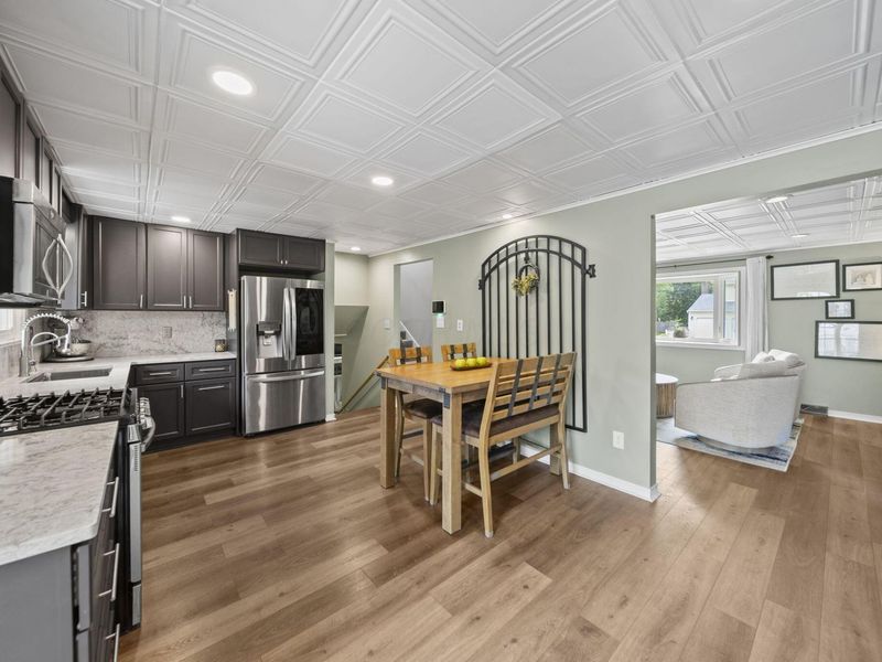 380 Highbury Cresent, Columbus, OH 43230 Photo 6