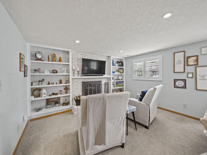 380 Highbury Cresent, Columbus, OH 43230 Photo 8