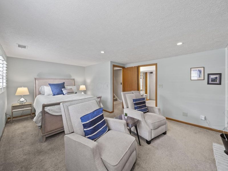 380 Highbury Cresent, Columbus, OH 43230 Photo 9