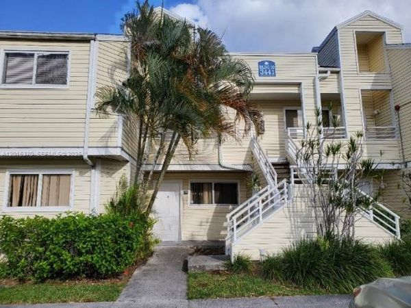 3441 NW 44th St , Unit 104, Oakland Park, FL 33309