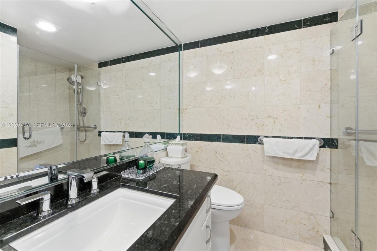 251 174th St , Unit 2302, Sunny Isles Beach, FL 33160 Photo