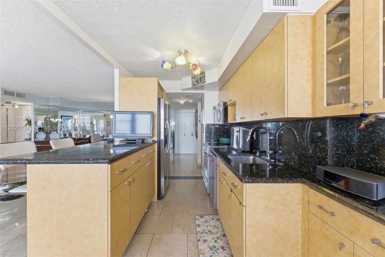251 174th St , Unit 2302, Sunny Isles Beach, FL 33160 Photo