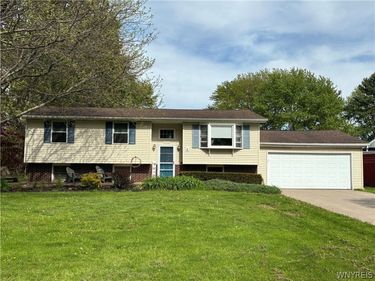 3979 Ridgelea Drive, Lockport, NY 14094