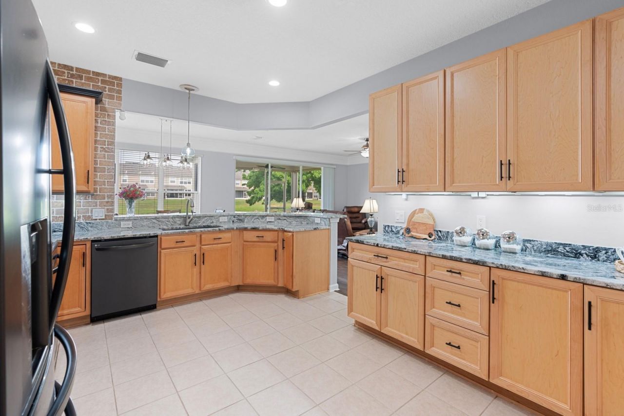 4635 Pond Ridge Drive , Riverview, FL 33578 Photo